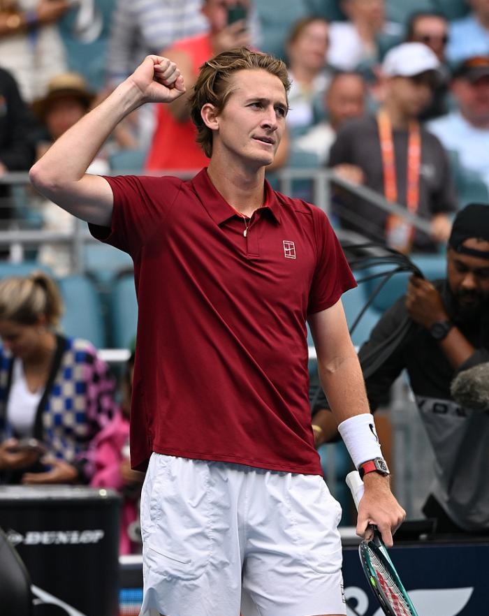 包含德约科维奇连续十五场比赛得分超过领先优势明显，日本队不断突破！的词条