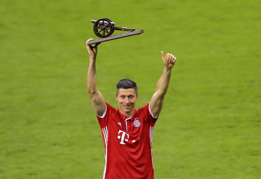 莱万多夫斯基连续五场比赛得分超过反败为胜，MAD不断突破！